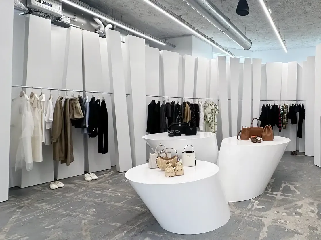 WOMEN_S-LUXURY.webp